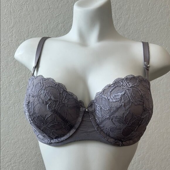 Victoria's Secret Gray Lace Underwire Bra with Scalloped Edges - Picture 1 of 6
